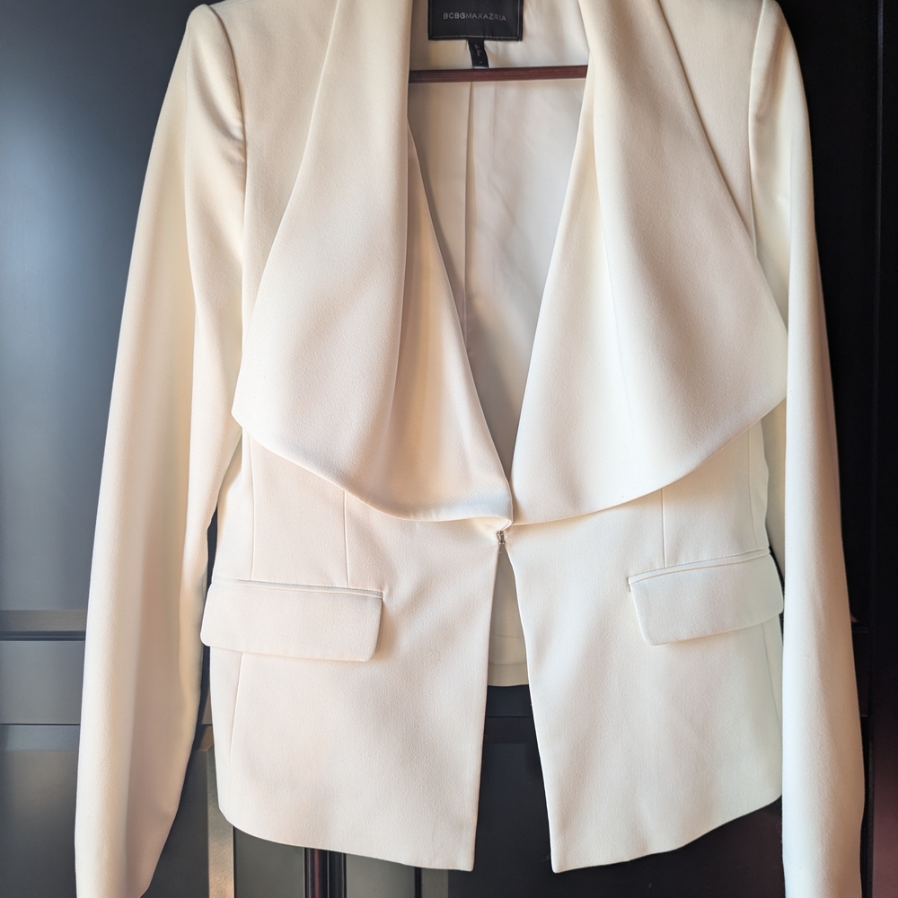 Elegant Cream Women's Blazer